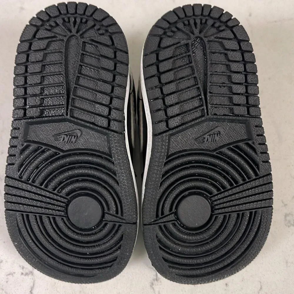Air Jordan J Man Slip-On For Boys Black Elephant Print 364704-011 Size 4C